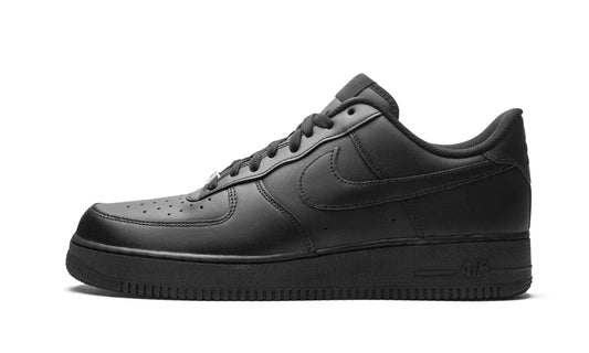 1x AIRFORCE 1 LOW ‘TRIPLE BLACK’